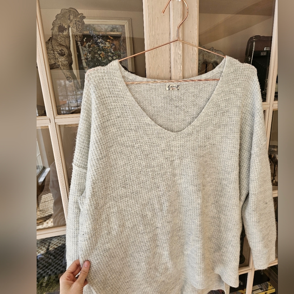 FREE PEOPLE Moonbeam Alpaca Blend Deep V Neck Oversized Grey Sweater - Picture 5 of 12